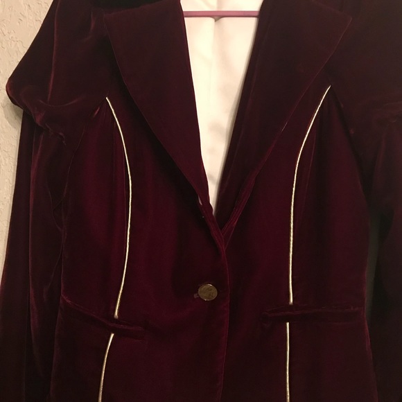 🦋SOLD🦋Alice+Olivia Burgundy Velvet Blazer wGold - Picture 4 of 8